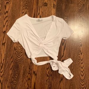 Hollister tshirt crop top size M white